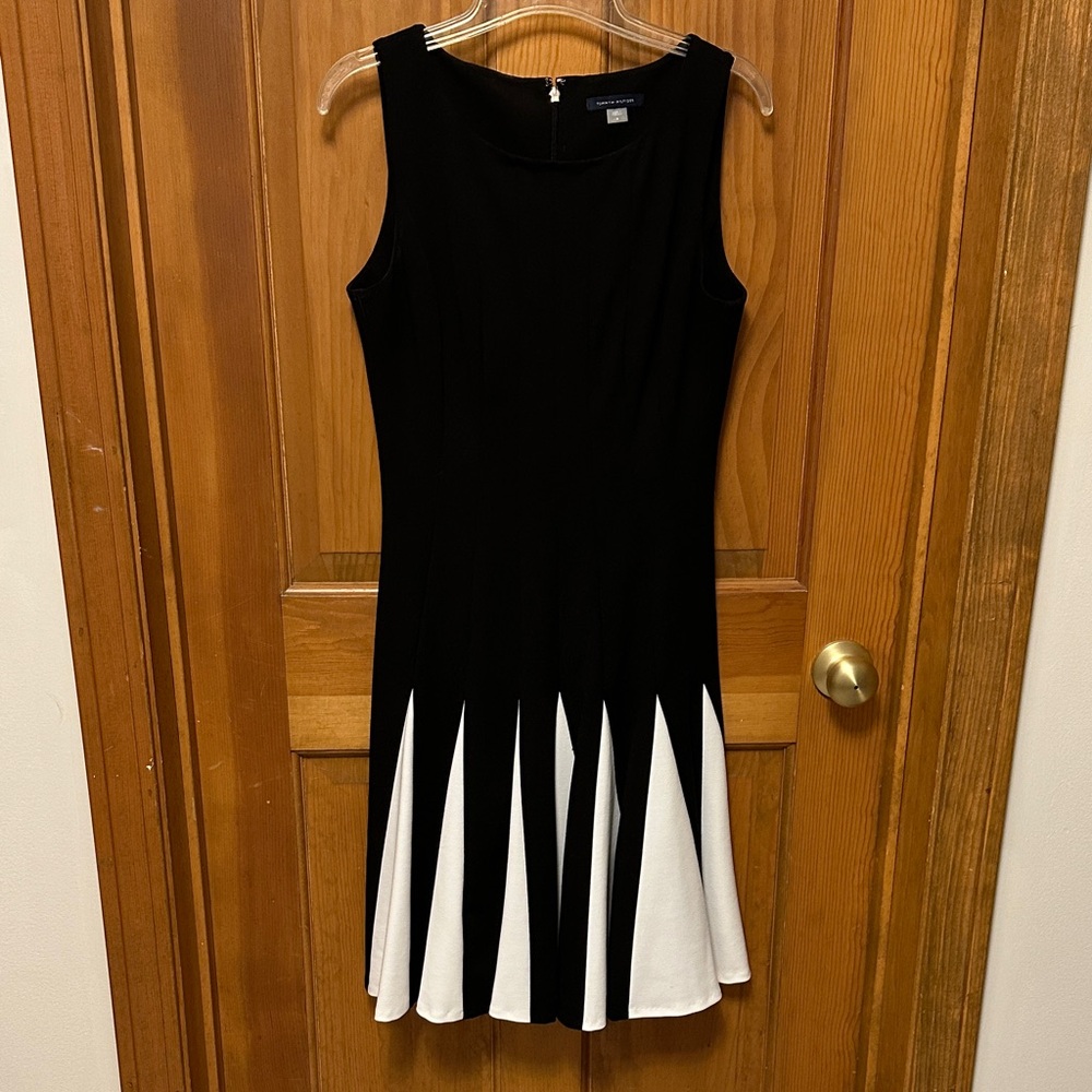 Black and White Sleeveless Fit-and-Flare Dress